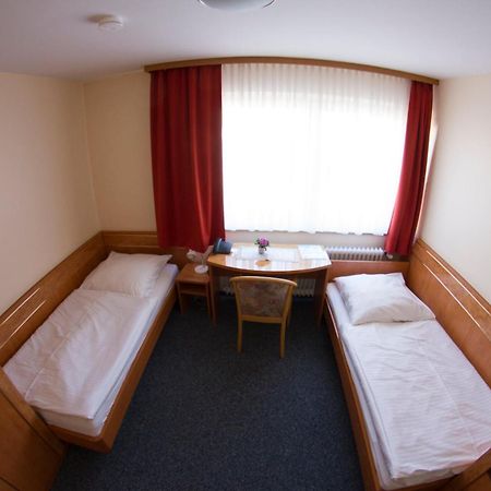 Hotel Europa ฟอร์ซไฮม์ ภายนอก รูปภาพ