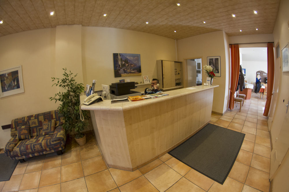 Hotel Europa ฟอร์ซไฮม์ ภายนอก รูปภาพ